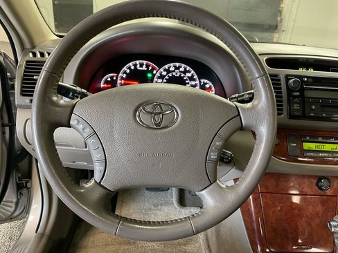 Used 2005 Toyota Camry XLE image 20