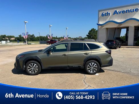 Used 2025 Subaru Outback Premium AWD/4WD image 8