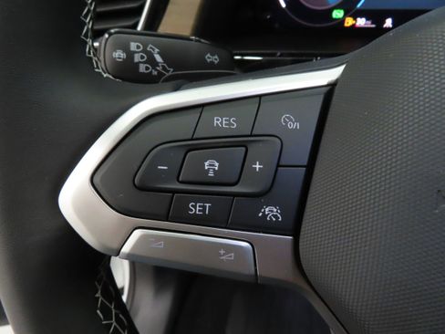 New 2026 Volkswagen Atlas SE image 14