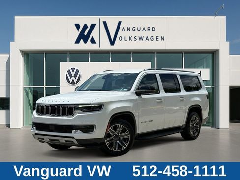 Used 2024 Jeep Wagoneer L Series II RWD image 1