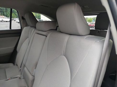 Used 2023 Toyota Highlander LE FWD image 17