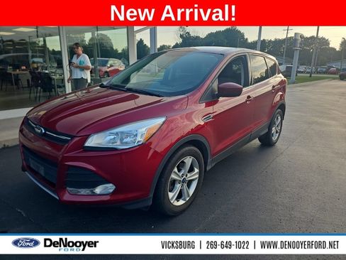 Used 2015 Ford Escape SE FWD image 1
