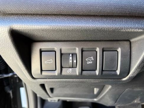 Used 2025 Subaru Outback Premium image 21