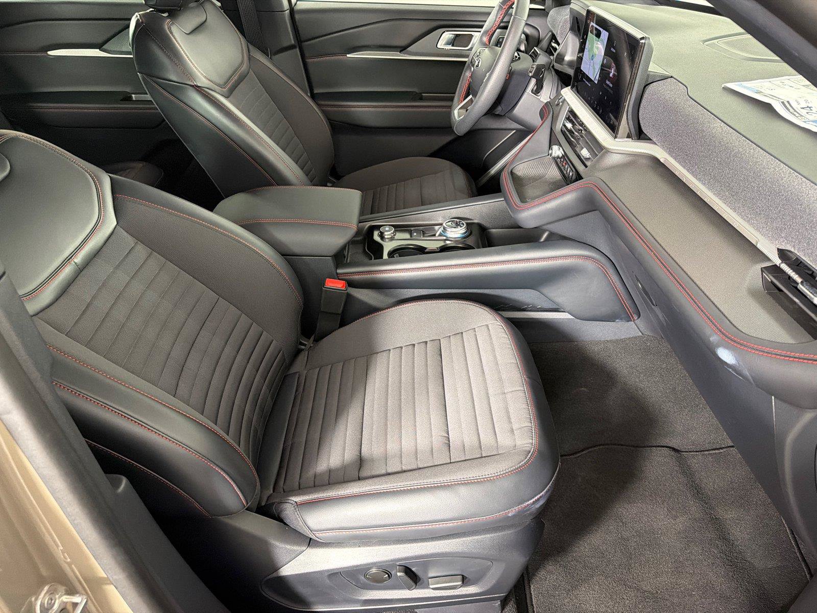 Used 2026 Ford Explorer ST-Line w/ Premium Package RWD image 13