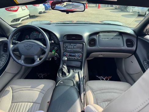 Used 2000 Chevrolet Corvette Convertible w/ Memory Pkg image 26