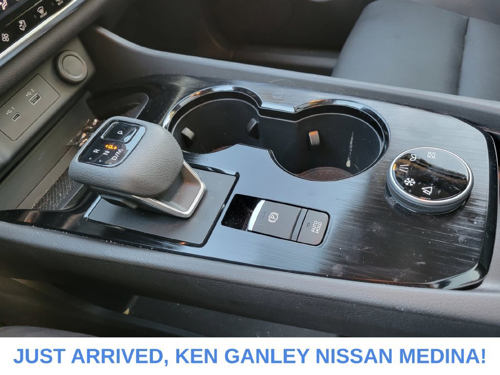 Certified 2023 Nissan Rogue SV w/ SV Premium B Package AWD/4WD image 11