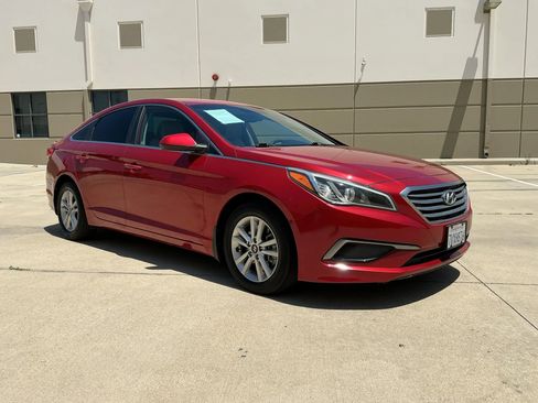 Used 2017 Hyundai Sonata SE FWD image 3