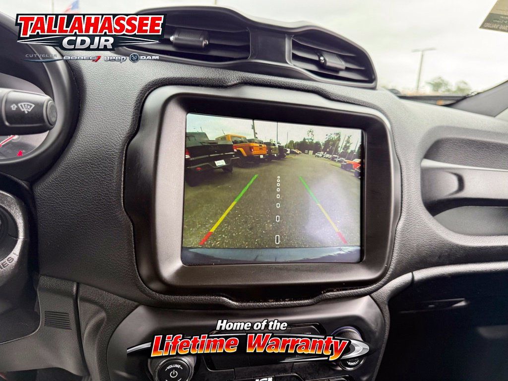 Used 2023 Jeep Renegade Latitude AWD/4WD image 29