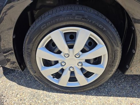 Used 2016 Toyota Corolla LE FWD image 38