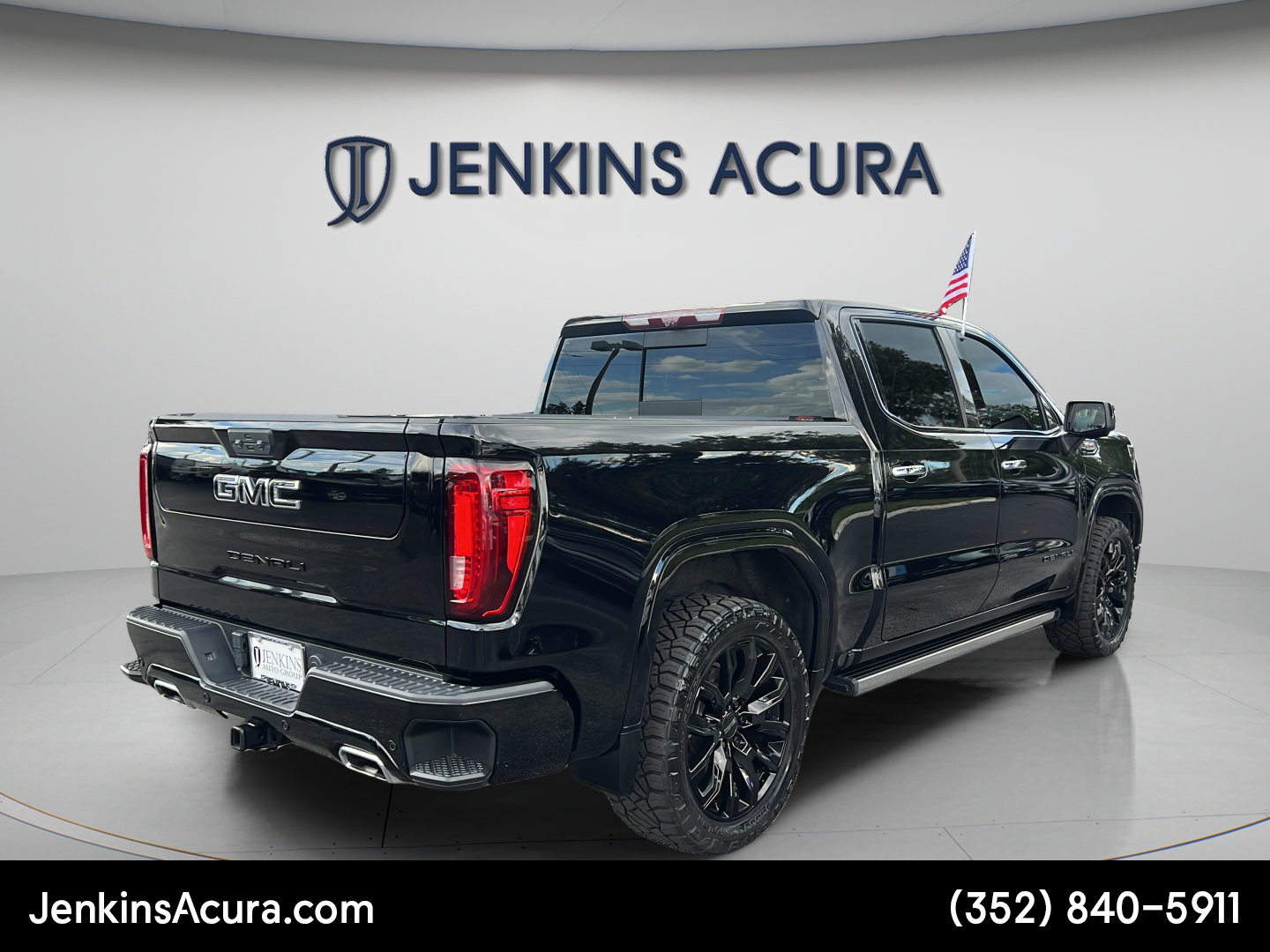 Used 2023 GMC Sierra 1500 Denali AWD/4WD image 3