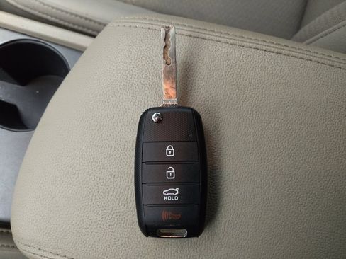 Used 2016 Kia Optima LX FWD image 32