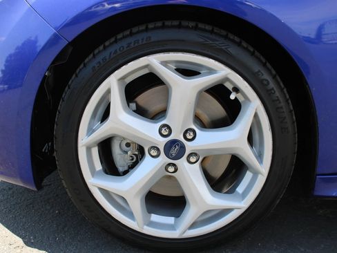 Used 2014 Ford Focus ST w/ Equipment Group 202A FWD image 29