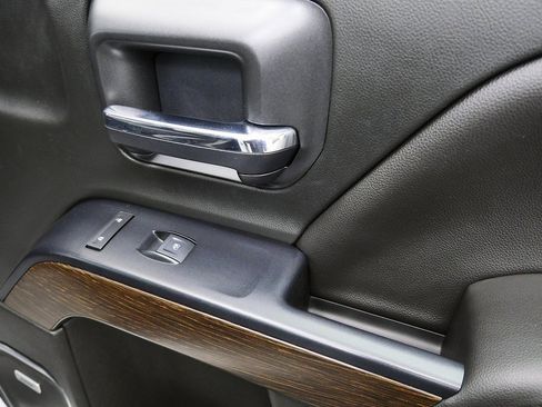 Used 2017 GMC Sierra 2500 Denali w/ Duramax Plus Package image 19