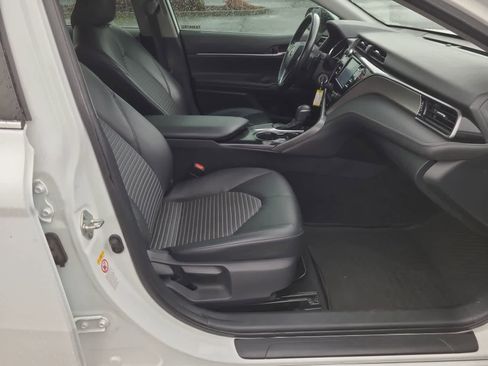 Used 2019 Toyota Camry SE image 22