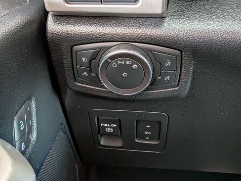 Used 2019 Ford F150 Lariat w/ Equipment Group 502A Luxury image 18