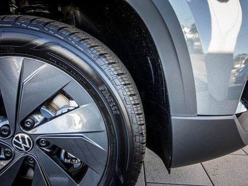 New 2026 Volkswagen Taos S image 21