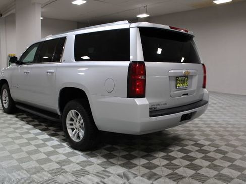 Used 2018 Chevrolet Suburban LT image 8