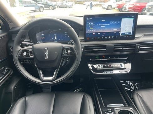 Used 2023 Lincoln Corsair AWD w/ Equipment Group 101A image 17