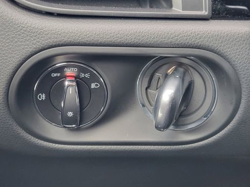 Used 2025 Porsche Macan image 17