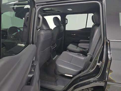 Used 2026 Lexus GX 550 w/ Cold Area Package image 9