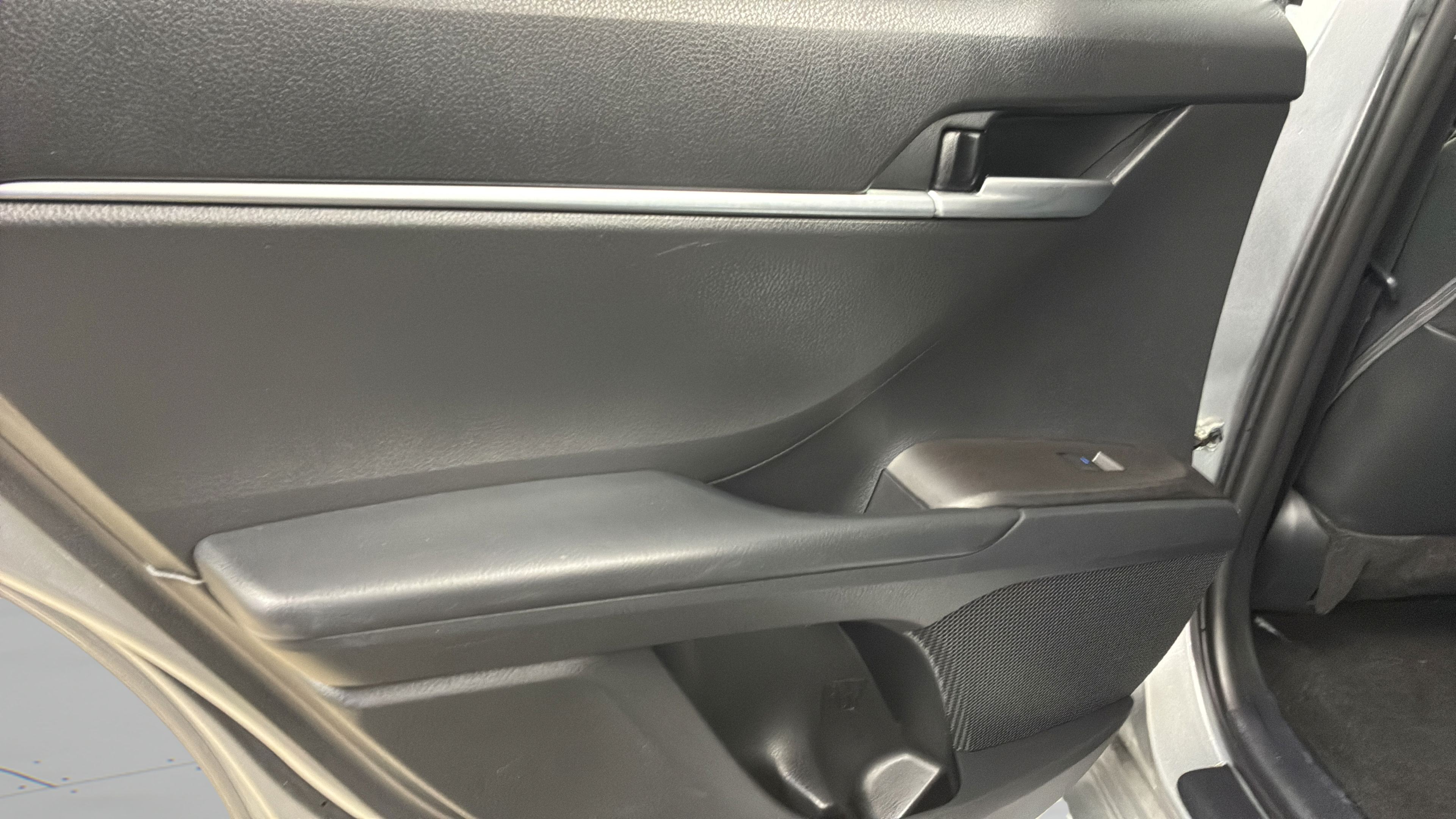 Used 2023 Toyota Camry SE FWD image 19