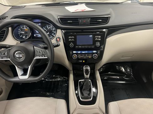 Used 2018 Nissan Rogue Sport SV image 11