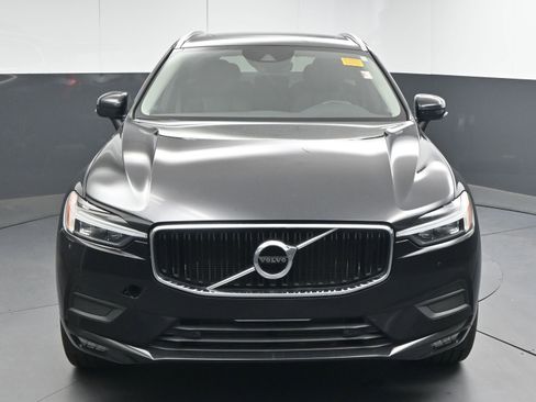 Used 2021 Volvo XC60 T5 Momentum w/ Premium Package image 2