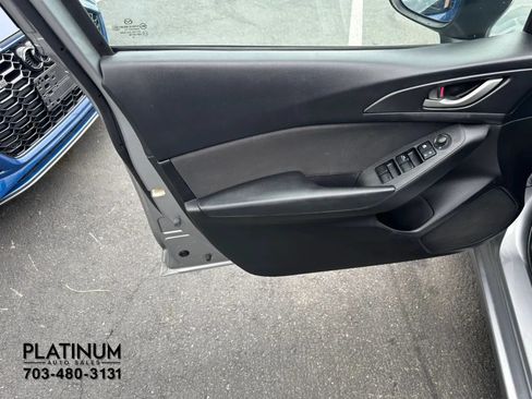Used 2015 MAZDA MAZDA3 i SV FWD image 18