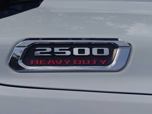 Used 2022 RAM 2500 Tradesman w/ Chrome Appearance Group AWD/4WD image 4