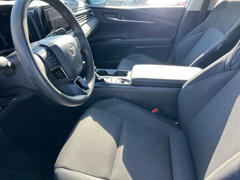 Used 2025 Toyota Camry LE FWD image 11