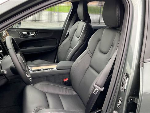 New 2026 Volvo XC60 B5 Ultra w/ Climate Package image 11