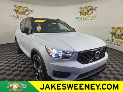Used 2022 Volvo XC40 T5 R-Design w/ Advanced Package