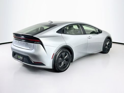 Used 2025 Toyota Prius LE FWD image 9