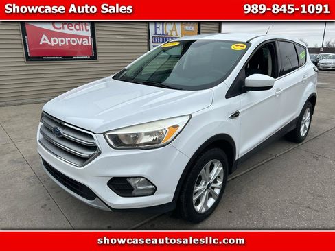 Used 2017 Ford Escape SE image 1