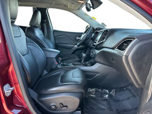 Used 2019 Jeep Cherokee Limited FWD image 15