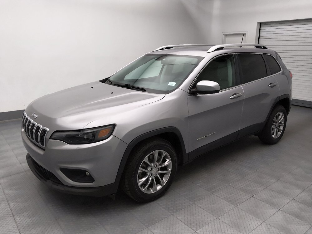 Used 2020 Jeep Cherokee Latitude Plus FWD image 2