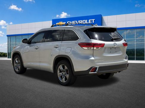 Used 2018 Toyota Highlander Limited Platinum FWD image 5