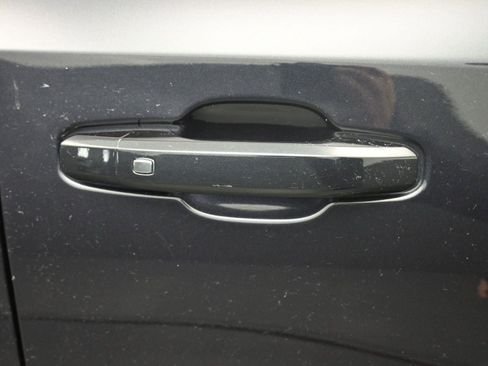 Used 2023 Chevrolet Silverado 1500 LT image 7