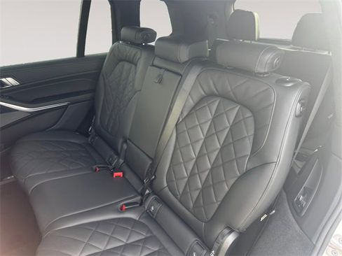 New 2026 BMW X7 xDrive40i w/ M Sport Package image 13