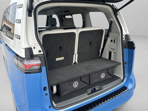 Used 2025 Volkswagen ID. Buzz 1st Edition image 38