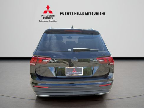 Used 2019 Volkswagen Tiguan SE w/ Panoramic Sunroof Package FWD image 6