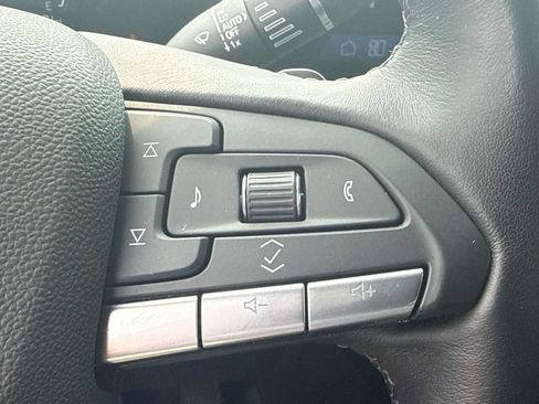 Used 2025 Cadillac XT4 Premium Luxury FWD image 23