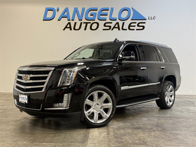 Used 2018 Cadillac Escalade Luxury AWD/4WD image 1