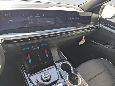 New 2026 Cadillac Escalade Luxury w/ LPO, Floor Liner Package image 15