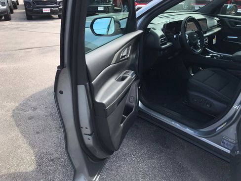 New 2026 Chevrolet Traverse LT w/ Enhanced Driving Package image 23