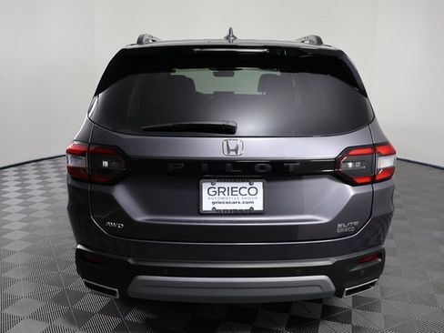 Used 2025 Honda Pilot Elite image 7