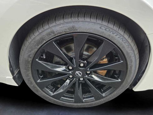 Used 2023 Nissan Maxima SR w/ Sport Mat Group FWD image 18