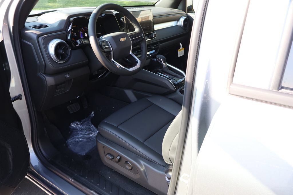 New 2026 Chevrolet Colorado LT w/ LT Convenience Package AWD/4WD image 13