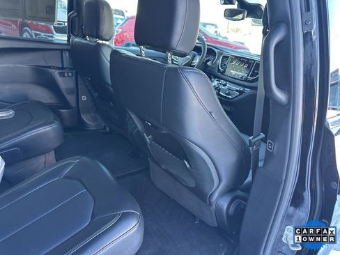 Used 2025 Chrysler Pacifica Select image 48