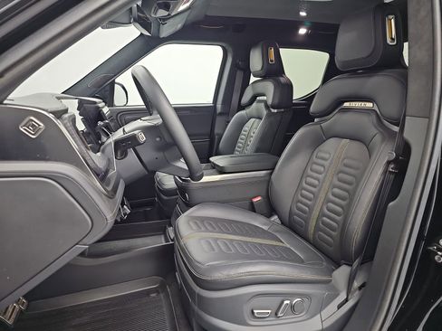 Used 2022 Rivian R1T Adventure image 20